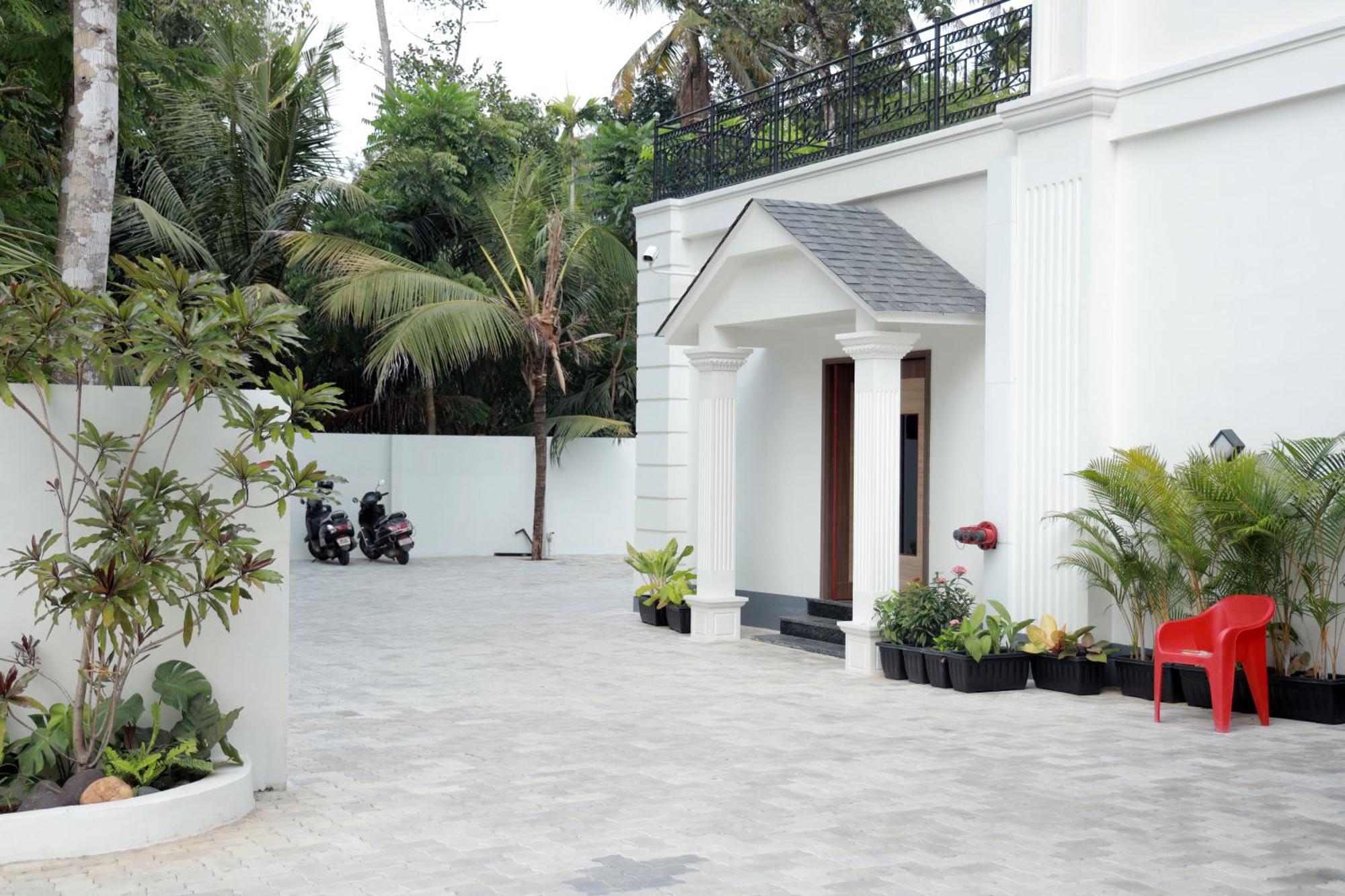 Отель Viraj Retreat Mundrothuruth Экстерьер фото