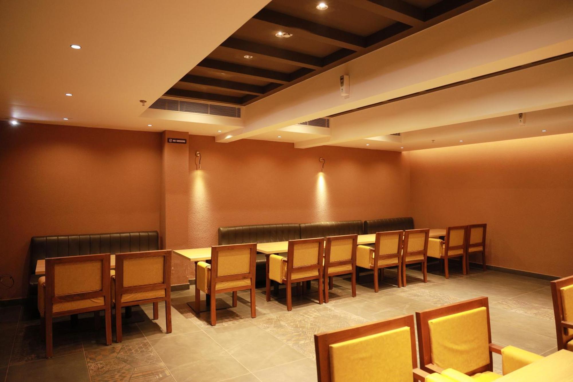 Отель Viraj Retreat Mundrothuruth Экстерьер фото